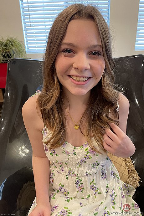 Attractive amateur young Adrianna Jade reveals her pink vagina and poses naked - Image 2 of 20  in Pussy category   featuring Adrianna Jade 