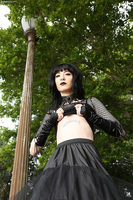 Goth pornstar in black Charlotte Sartre rides Ryan Madison's penis in the bed - Gallery #28693