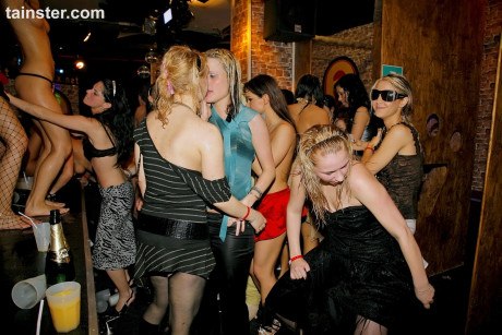 Sex starved party chicks go cray for rod in uninhibited group club fling - #58532