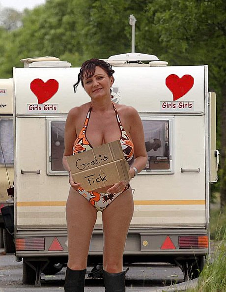 Cougar street hooker Mariolitta has sexual intercourse with strangers - Image 9 of 21  in Outdoor category   featuring mariolitta 
