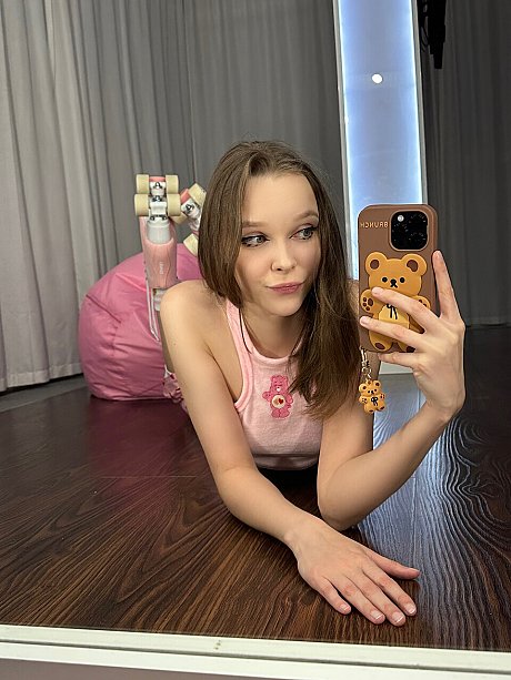 OnlyFans LittleKitty starring Littlekitty naked Gallery - Image 8 of 21  in Model category   featuring Littlekitty69 