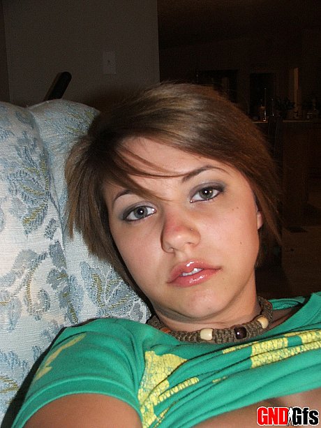 Fresh teen looking amateur takes self shots of her large natural boobies - Image 8 of 12  in Amateur category   featuring Scarlett Knightley 