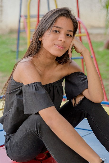 Watch 4 beauty Karin Torres - Image 12 of 20  in Model category   featuring Karin Torres 