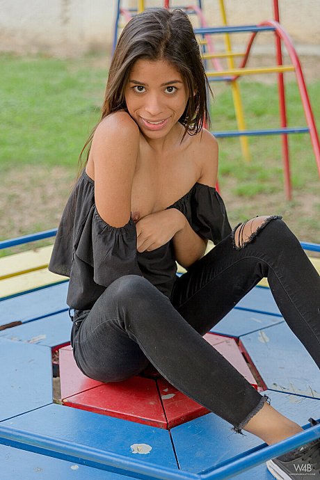 Watch 4 beauty Karin Torres - Image 16 of 20  in Model category   featuring Karin Torres 