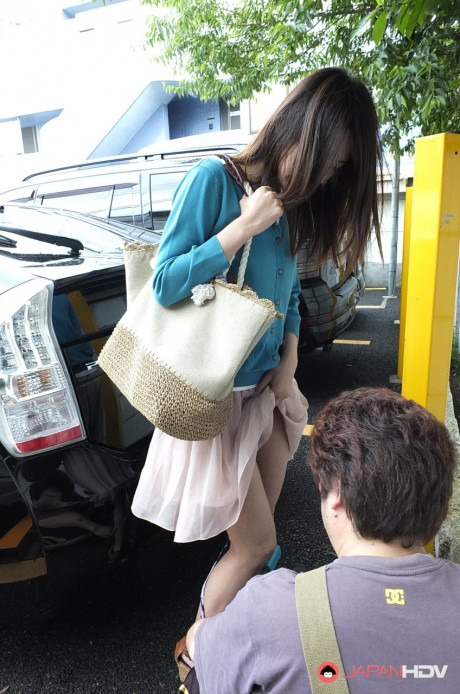 Japanese whore gf girl Tomomi Matsuda gives a oral sex in a bathroom before upskirt play - #1484591