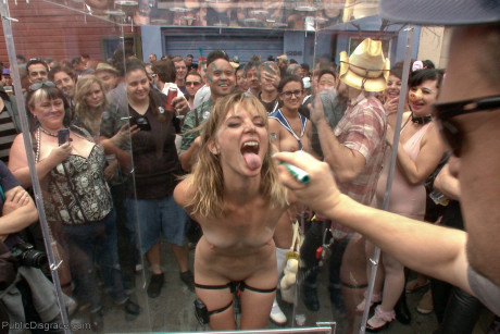 Dirty skank Mona Wales getting humiliated by random people in public - #1466738