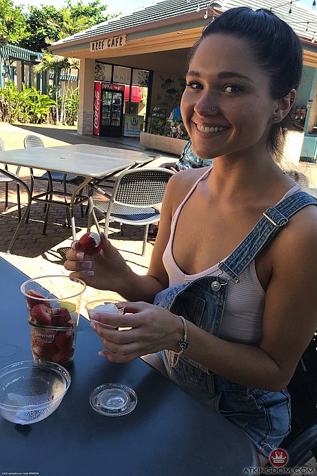 ATK Galleria Zoe Bloom - Image 4 of 20  in Outdoor category   featuring Zoe Bloom