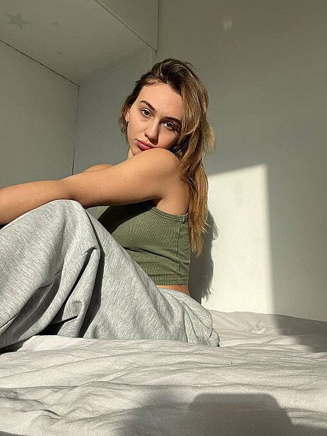 OnlyFans Emma Uzi featuring Emma Uzi XXX Porn Pics - Image 9 of 15  in Model category   featuring Emma Uzi 