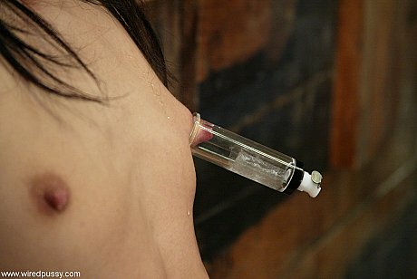 Wired snatch featuring Victoria Sin Sex Pictures - Image 3 of 21  in Lesbian category   featuring Victoria Sin