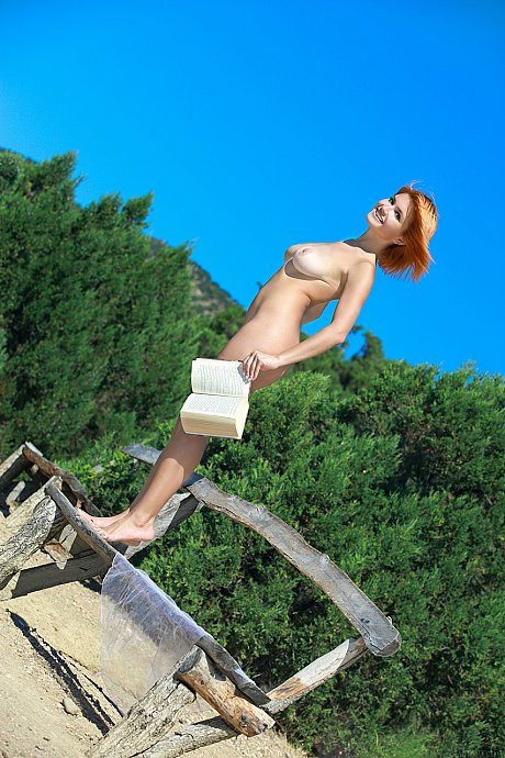 Met Art performed by Violla A Porn Pictures - Image 21 of 21  in Outdoor category   featuring Violla A 