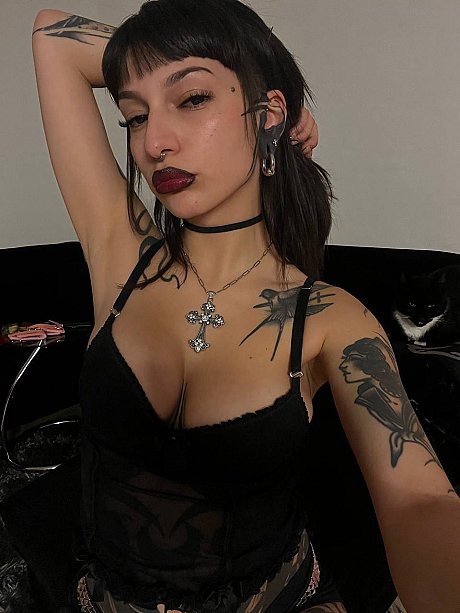 OnlyFans Miss Yazminn starring Miss Yazminn Hot Images - Image 9 of 21  in Amateur category   featuring Miss Yazminn 