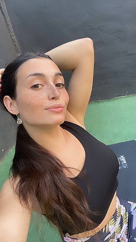 OnlyFans Maria Luna 18 performed by Maria Luna 18 nude Porn Pics - Image 7 of 17  in Model category   featuring Maria Luna 18 