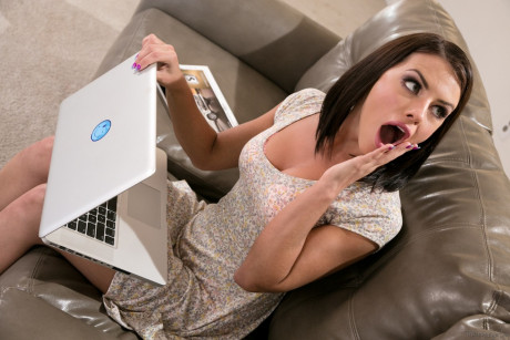 Brunette lesbos Adriana Chechik & Veronica Avluv fisting and squirting - #1228445