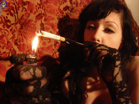 Vintage Gothic style smoking fetish queen - #140611