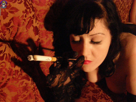 Vintage Gothic style smoking fetish queen - #140613
