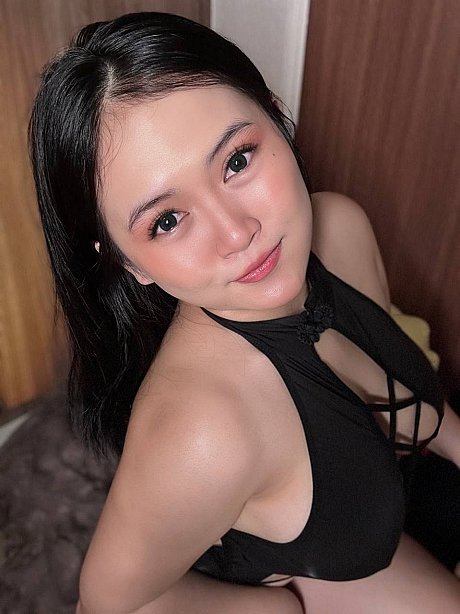 OnlyFans Suki boobs starring Suki boobs XXX Pictures - Image 5 of 14  in Sexy category   featuring Suki Boobs 