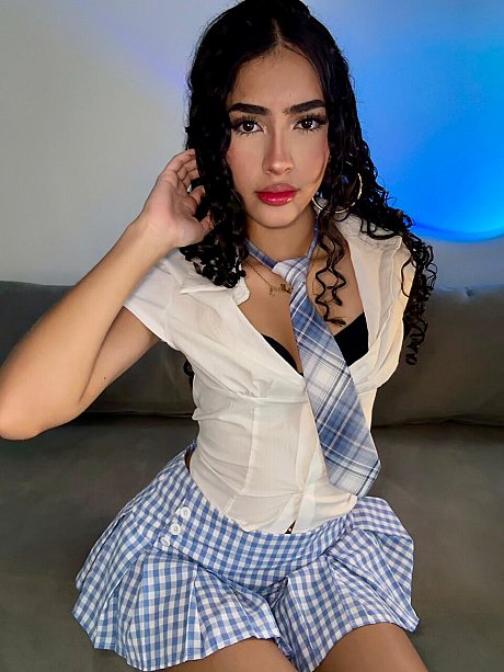 Adorable hispanic teen Skinnycurly shows her upskirt undies during a solo gig - Image 14 of 20  in Outdoor category   featuring Skinnycurly 