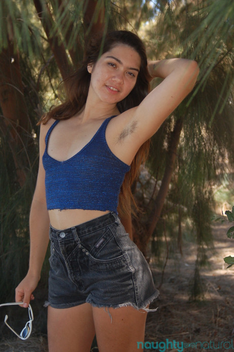 Amateur sweetheart Felix strips outdoors and shows her hairy body - #1304174