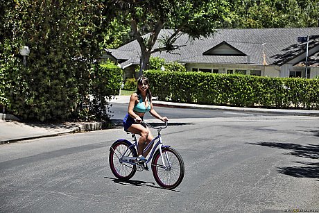 Petite latina with enormous boobs Ella Knox gets her furry muff screwed on a bicycle - Gallery #19449