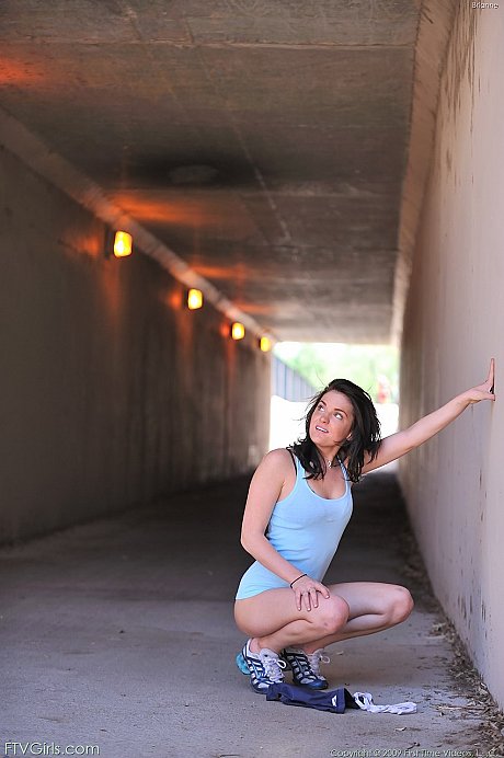 Fit amateur babe Brianne strips & shows her booty & muff in public while jogging - Image 18 of 21  in Pussy category   featuring Brianne 