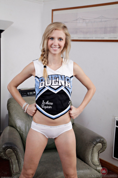 Pretty cheerleader Rachel James peels off her uniform & spreads her bald cunt - #1296187