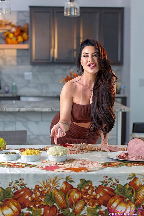 Mom Wants Creampie featuring Jay Romero, Savanah Storm naked XXX - Image 7 of 21  in Legs category   featuring Jay Romero, Savanah Storm 