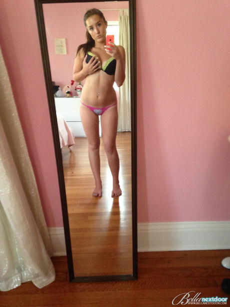 Solo lady gf woman Ariana Cruz takes naked selfies in a full-length mirror - #347369
