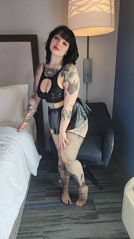 Chubby babe shows off her gigantic butt in fine undergarment & leggings - Image 15 of 19  in Amateur category   featuring Lucy Chains 