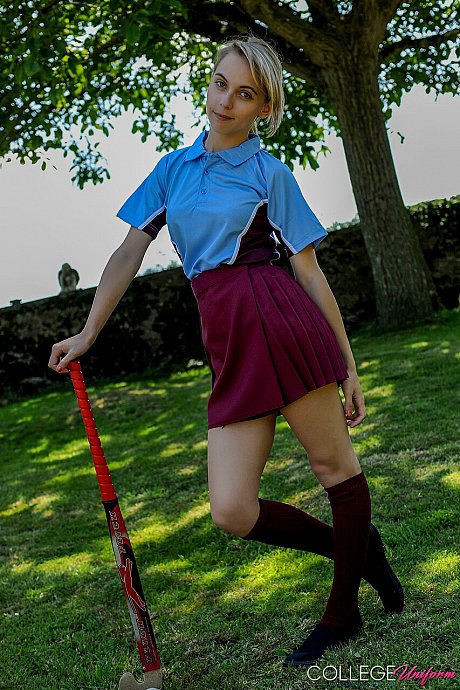 College Uniform featuring Chloe Toy Porn Pictures - Image 1 of 21  in Outdoor category  