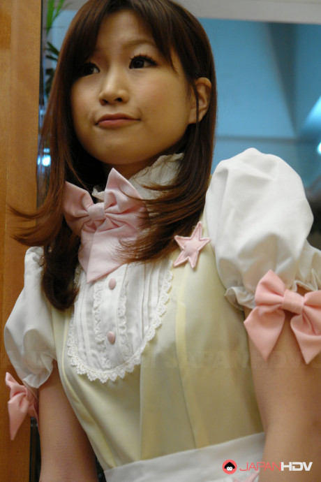 Brunette asian maid Shino Tanaka tastes her boss's dick and sperm - #588584