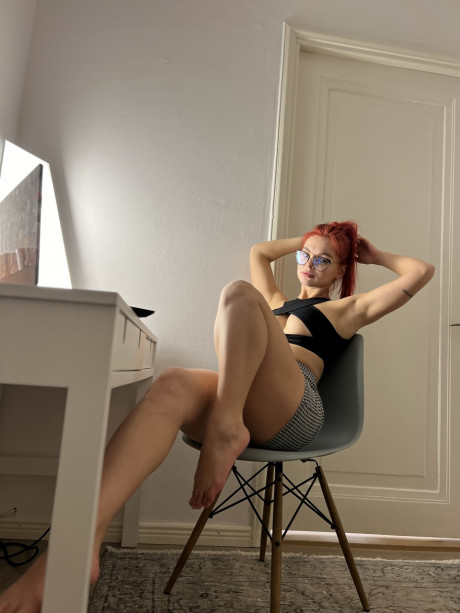 Pretty OnlyFans cam babe Alter Eva X shows off her hot legs and her humongous booty - #1399156