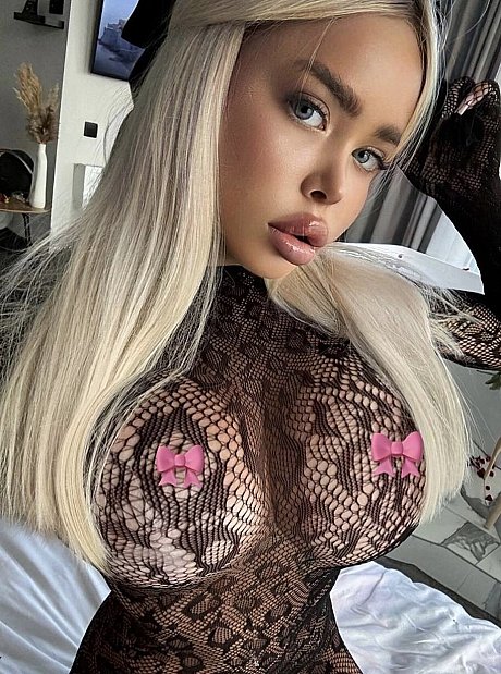 OnlyFans Barbie Oh Barbie featuring Barbie Oh Barbie Hot Pictures - Image 8 of 10  in Pantyhose category   featuring Barbie Oh Barbie 