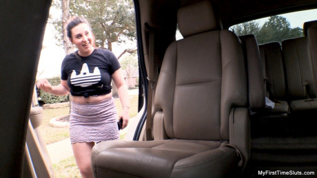 Chubby amateur brunette Mermaid gets spit roasted in the back of a car - #898225