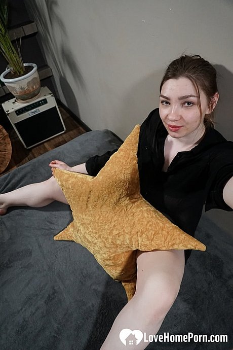 Curvy amateur babe takes selfies of her humongous booty & boobs in a solo compilation - Image 13 of 20  in Amateur category  