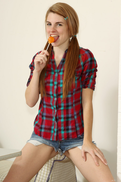 Wild teenie in a plaid shirt Aubrey Belle masturbates with an orange lollipop - #1297190