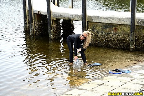 Blondie slut girl in wetsuit gets picked up at the lake for a quickie - Image 1 of 12  in Close Up category   featuring Levi Cash, Simone Sonay 