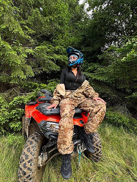 OnlyFans Miss Juliana starring Miss Juliana Sex Photos - Image 2 of 16  in Outdoor category   featuring Miss Juliana 