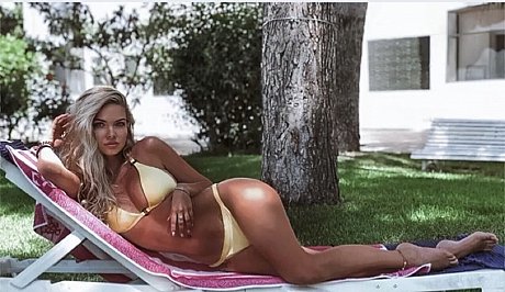 Pretty OnlyFans cam model shows off her beautiful thin body in bikinis - Image 8 of 20  in Babe category  