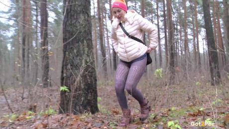 Blonde slut girlfriend girl Anya pulls down her pants for an urgent piss while in a forest - #339375