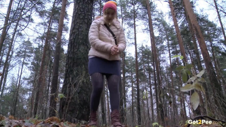Blonde slut girlfriend girl Anya pulls down her pants for an urgent piss while in a forest - #339389