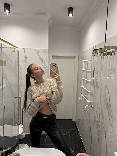 Ravishing thin babe strips fully nude while taking mirror selfies - Image 3 of 11  in Model category  