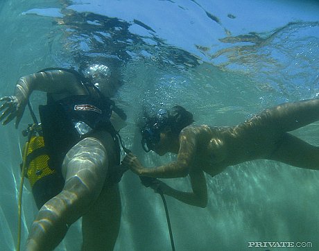 Asian scuba diver gives a oral sex underwater before fucking beside pool - Gallery #25012