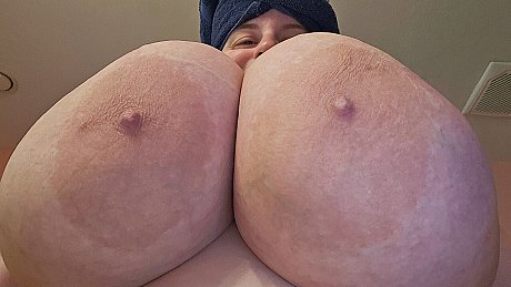 Bustysarahrae Sarah Rae - Image 3 of 15  in Non Nude category   featuring Sarah Rae 