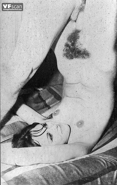 Hairy twat vintage porn goddesses bareback their horny holes for a good banging - Image 8 of 12  in Ass category  