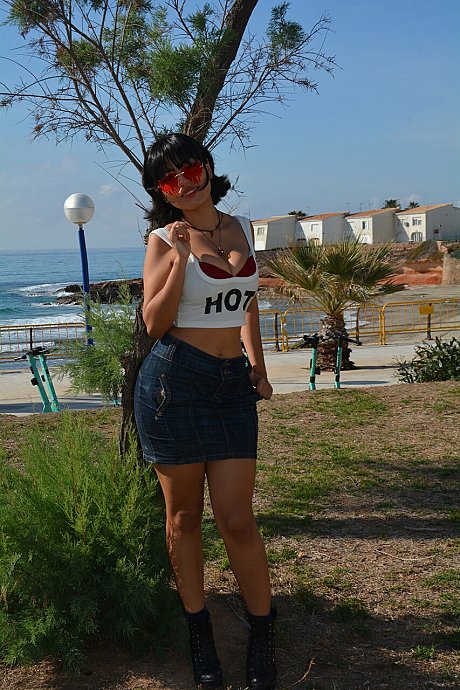 OnlyFans Nerdy B starring Nerdy B XXX Porn Pics - Image 1 of 19  in Teen category   featuring Nerdy B 