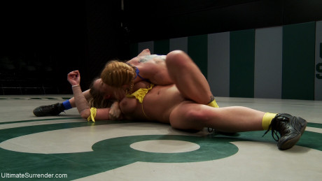 Enormous MILFs Dee Williams & Holly Heart wrestling on the floor in bikinis - #1313625