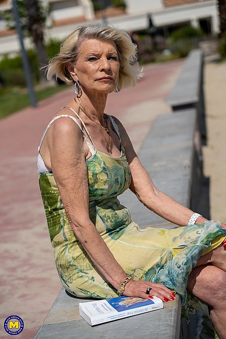 Yellow-haired grandma Eva Delage exposes her fine lovely breasts and takes two penises deeply - Image 3 of 20  in Teen category   featuring Maxime Horns, Eva Delage, Aaron Klay 