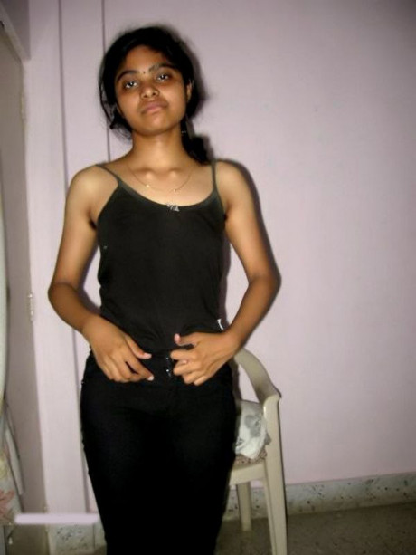 Indian female shows her firm titties and natural vagina after getting undressed - #374608