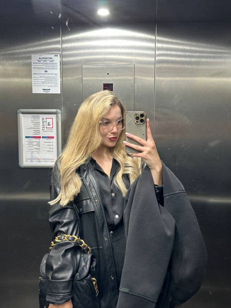 OnlyFans stunner All About Diana poses provocatively in her solo compilation - #1492430