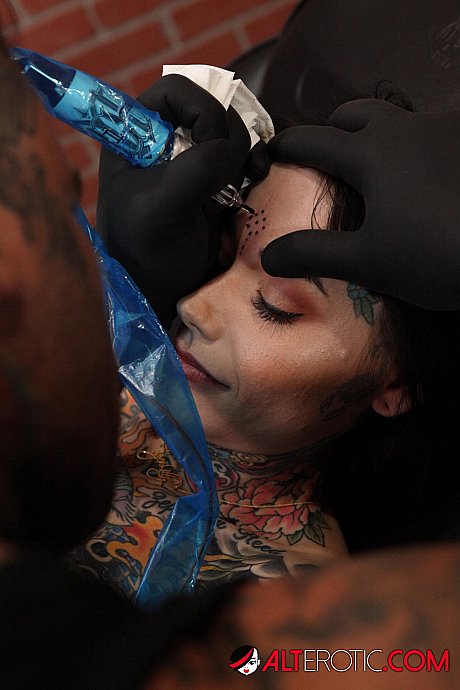 Heavily tattooed lady girlfriend girl Tiger Lilly gets a new tattoo while completely nude - Image 6 of 16  in Pussy category   featuring Tiger Lilly 